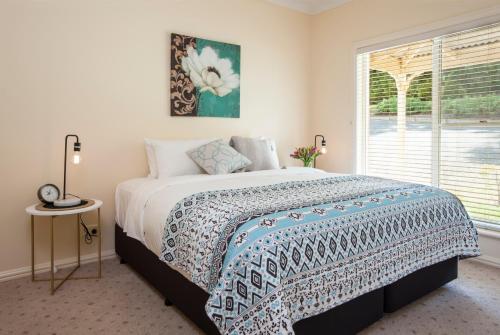 Guestroom, Emerald Cottage in Emerald Guestroom, Emerald Cottage in Emerald