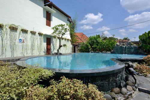 This photo about ZEN Rooms Pakualaman shared on HyHotel.com