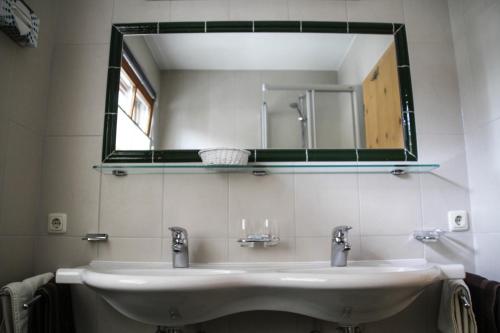 This photo about Hotel Garni Elfriede shared on HyHotel.com