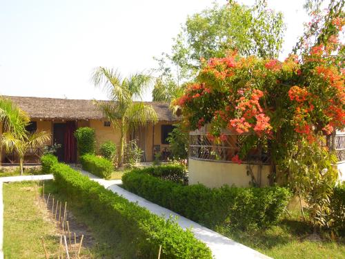 Pemandangan, Bardia Kingfisher Resort in Bardiya Pemandangan, Bardia Kingfisher Resort in Bardiya