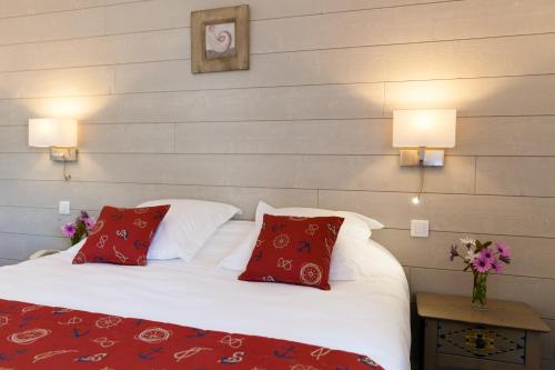 This photo about Hotel Restaurant De La Plage shared on HyHotel.com