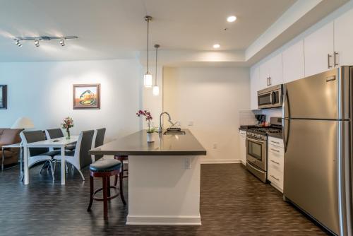 Hotel Downtown Violet Apartment