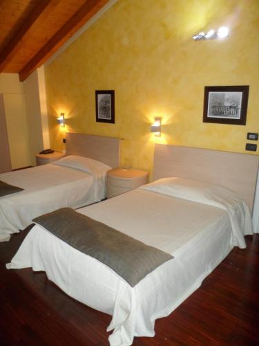 Hotel Fontana Santa in Grumello Del Monte Hotel Fontana Santa in Grumello Del Monte