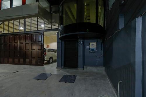 This photo about RedDoorz near Harmoni Gajah Mada shared on HyHotel.com