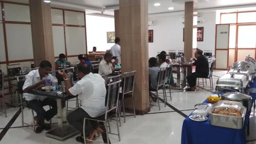Mâncare şi băutură, Hotel Ashoka in Rameswaram Mâncare şi băutură, Hotel Ashoka in Rameswaram