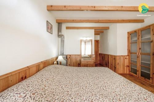 Elegant 3-BR cottage with a stunning view, ideal for a family, by GuestHouser
Elegant 3-BR cottage with a stunning view, ideal for a family, by GuestHouser