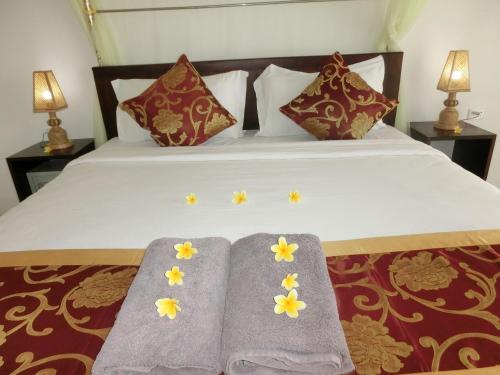 Lombok Holiday Hotel in Lombok Lombok Holiday Hotel in Lombok