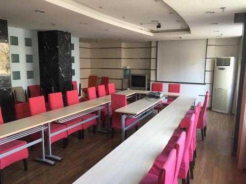 This photo about Jinjiang Inn Shanghai Xujiahui Tianyaoqiao Road shared on HyHotel.com