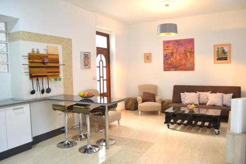 This photo about Apartamento Buenas Companias shared on HyHotel.com