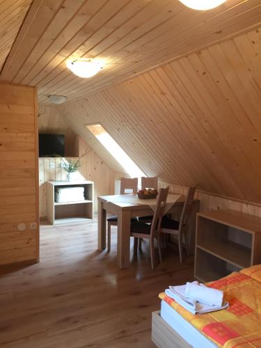 Apartmaji in sobe Tina in Kranjska Gora Apartmaji in sobe Tina in Kranjska Gora