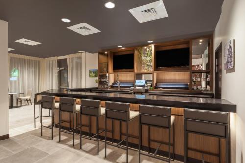 Bar/lounge, Wingate by Wyndham Altoona in Altoona (PA) Bar/lounge, Wingate by Wyndham Altoona in Altoona (PA)