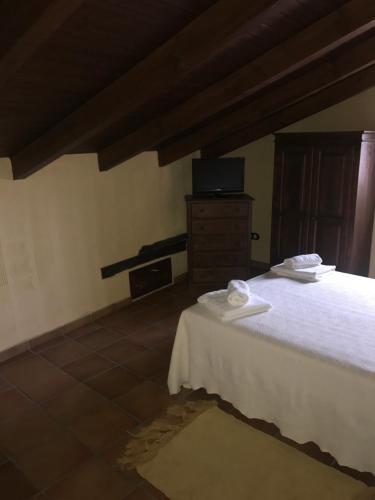 This photo about Hotel Rural La Muralla de Ledesma shared on HyHotel.com