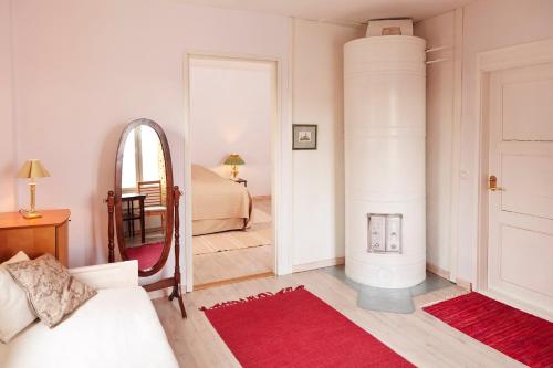 Guestroom, Boutique Hotel Tavis, check in Olavinkatu 8 in Savonlinna Guestroom, Boutique Hotel Tavis, check in Olavinkatu 8 in Savonlinna