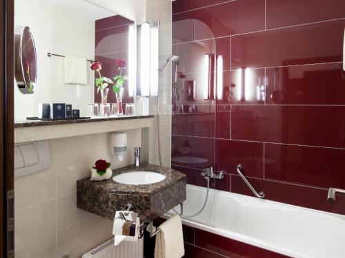 Bathroom, Best Hotel ZELLER in Konigsbrunn Bathroom, Best Hotel ZELLER in Konigsbrunn