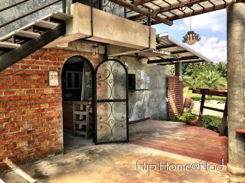 Hip Home at Hod in Hot Hip Home at Hod in Hot