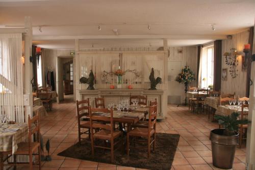 Hotel Au Bord du Monde in Neuvy Sur Barangeon Hotel Au Bord du Monde in Neuvy Sur Barangeon