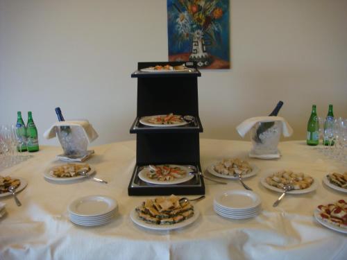 Food and beverages, Santa Loja Hotel Residence in Tito Food and beverages, Santa Loja Hotel Residence in Tito