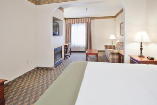 Holiday Inn Express Hotel & Suites Laurinburg By IHG in Laurinburg (Észak-Karolina) Holiday Inn Express Hotel & Suites Laurinburg By IHG in Laurinburg (Észak-Karolina)