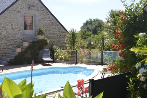 Πισίνα, Location de La Ferme De Kerraoul in Πον-λ'Αμπ Πισίνα, Location de La Ferme De Kerraoul in Πον-λ'Αμπ