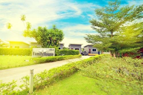 Family House Resort in Sathan Family House Resort in Sathan