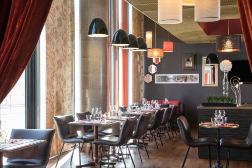 Food and beverages, Hotel Mercure Lyon Centre Gare Part Dieu near Les Halles de Lyon Paul Bocuse Food and beverages, Hotel Mercure Lyon Centre Gare Part Dieu near Les Halles de Lyon Paul Bocuse