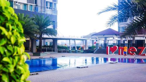 Swimming pool, Sm Mezza Residences near Sacred Heart Parish Church Swimming pool, Sm Mezza Residences near Sacred Heart Parish Church