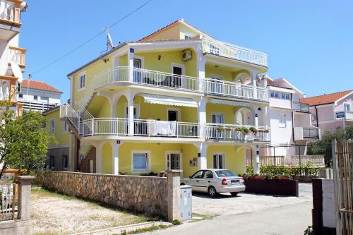 Hotel Apartments with a parking space Vodice - 4170