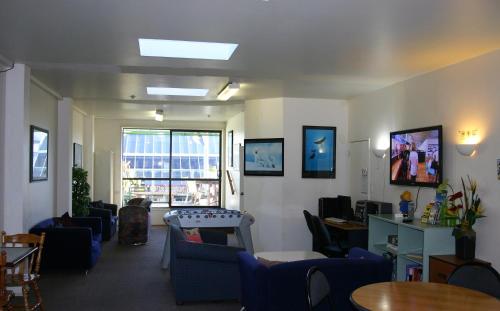 Shared lounge/TV area, Backpackers Central Hamilton in Hamilton Shared lounge/TV area, Backpackers Central Hamilton in Hamilton