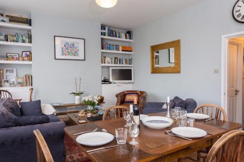 This photo about One Bedroom Apartment near Brixton Station shared on HyHotel.com