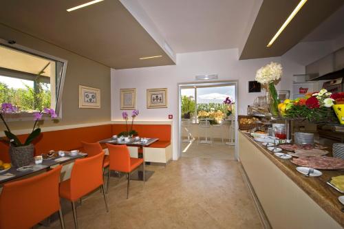 Food and beverages, Hotel De Petris in Trevi Food and beverages, Hotel De Petris in Trevi