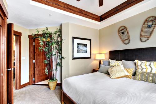 One Ski Hill, A RockResort in Breckenridge (CO) One Ski Hill, A RockResort in Breckenridge (CO)