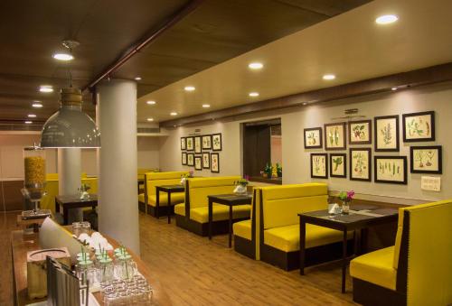 Restaurant, Hotel Rockland CR Park in New Delhi and NCR Restaurant, Hotel Rockland CR Park in New Delhi and NCR