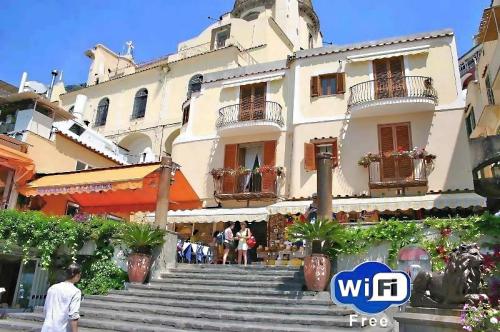 This photo about Villa Costanzo shared on HyHotel.com