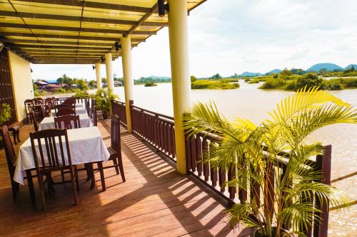 レストラン, ドンデット ホテル (Dondet Hotel) in ミャンコン レストラン, ドンデット ホテル (Dondet Hotel) in ミャンコン