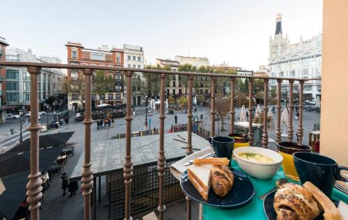 Plaza Santa Ana 
Plaza Santa Ana