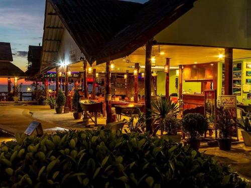 Restaurant, Lanta New Beach in Baan Klong Khong Restaurant, Lanta New Beach in Baan Klong Khong