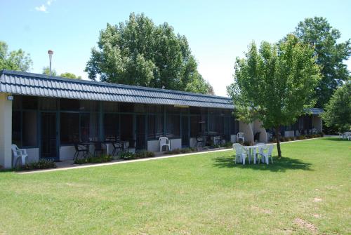 This photo about Holbrook Settlers Motel shared on HyHotel.com