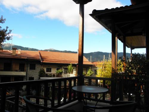 Балкон, Hotel Mpakou in Елаті Балкон, Hotel Mpakou in Елаті