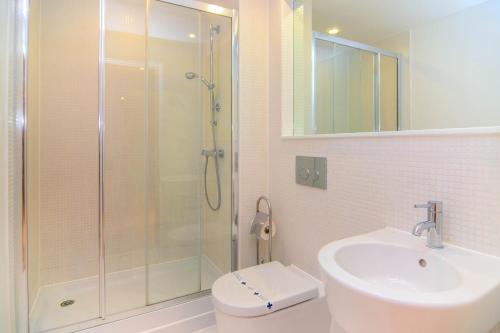 This photo about Indescon Wharf shared on HyHotel.com