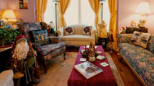 Center Harbor Sutton House B & B in Сентер Харбор (Нью-Гэмпшир) Center Harbor Sutton House B & B in Сентер Харбор (Нью-Гэмпшир)