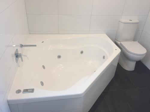 Rolleston Highway Motel in Rolleston Rolleston Highway Motel in Rolleston