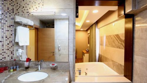 This photo about Life Corner Hotel shared on HyHotel.com