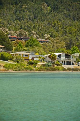 Abel Tasman Kaiteriteri B & B in Motueka Abel Tasman Kaiteriteri B & B in Motueka