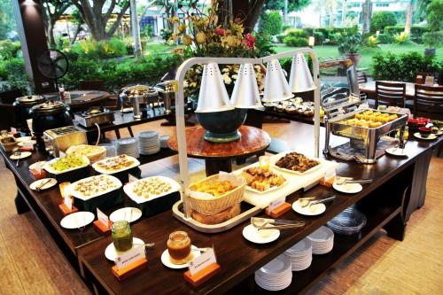 餐饮, 八打雁乡村俱乐部酒店 (Batangas Country Club) in 八打雁 餐饮, 八打雁乡村俱乐部酒店 (Batangas Country Club) in 八打雁