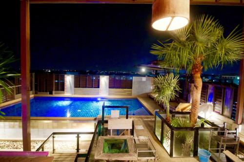 Restaurant, Eurna Resort in South Thonburi Restaurant, Eurna Resort in South Thonburi