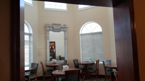 Eten en drinken, Knights Inn - Grand Forks, ND in Grand Forks Eten en drinken, Knights Inn - Grand Forks, ND in Grand Forks