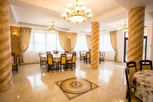 Makanan dan Minuman, Hotel-Restaurant Ayan Piatra Neamt in Piatra Neamt Makanan dan Minuman, Hotel-Restaurant Ayan Piatra Neamt in Piatra Neamt