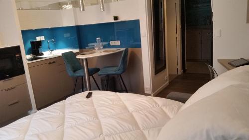 This photo about L'Escale du President shared on HyHotel.com