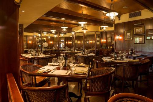 ห้องอาหาร, Peermont Metcourt Inn at the Grand Palm, Gaborone in กาโบโรน ห้องอาหาร, Peermont Metcourt Inn at the Grand Palm, Gaborone in กาโบโรน