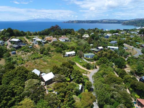 Exterior view, Wai-knot Accommodation in Onetangi Exterior view, Wai-knot Accommodation in Onetangi